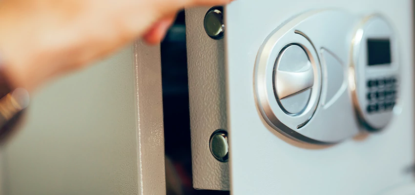Fingerprint Safe Openers in Mentone, CA